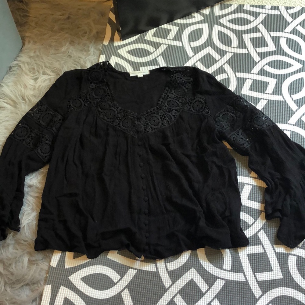 Long sleeve lace top